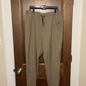 Men's Tan Pants